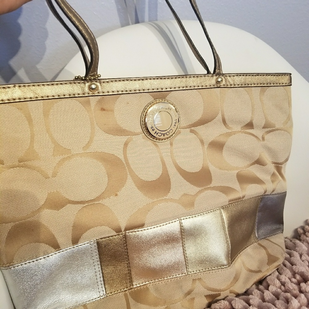 *AUTHENTIC* Coach shoulder bag